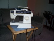   One Singer 6215 Sewing machine